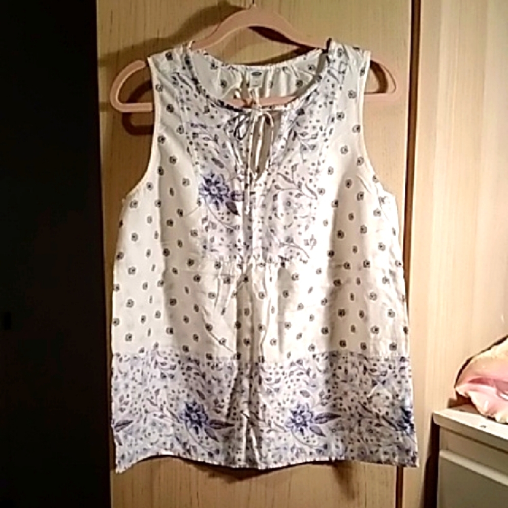 Floral Sleeveless Top - White and Blue Sz M